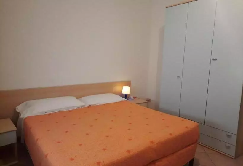 هتل Girasole House