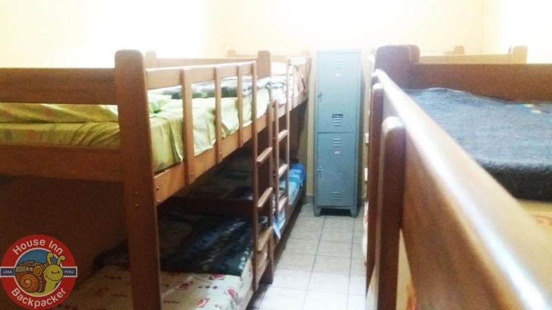 Отель House Inn Backpackers