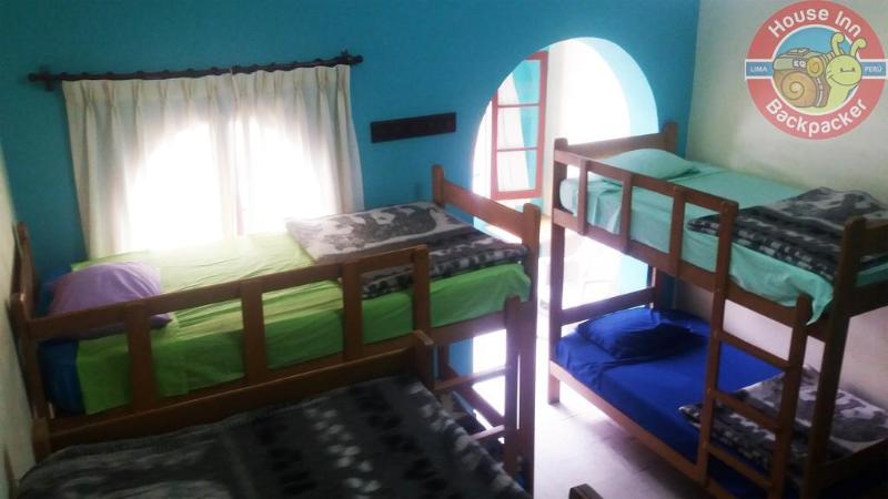 Отель House Inn Backpackers