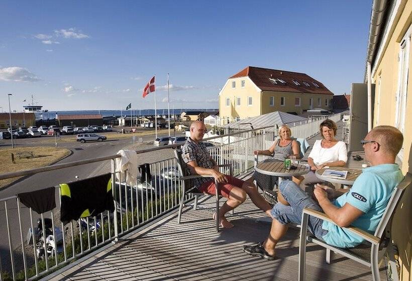 Отель Hvalpsund Færgekro