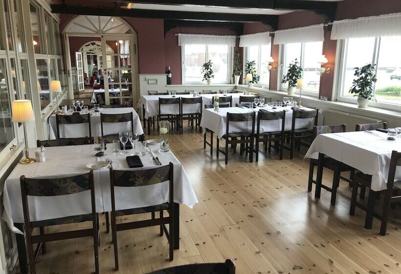 Отель Hvalpsund Færgekro