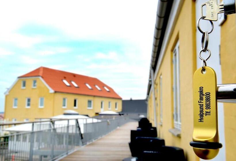 ホテル Hvalpsund Færgekro