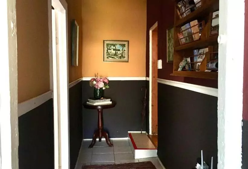 Hotelli John Montagu Accommodation