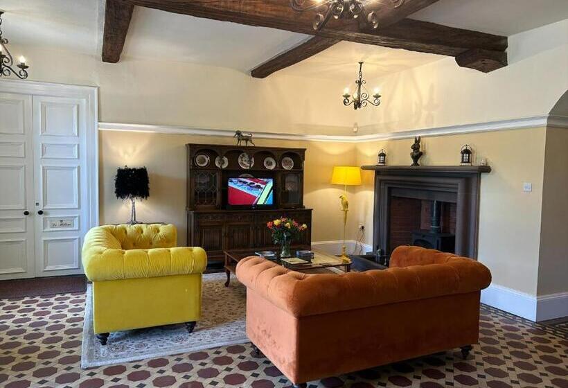 فندق Moresby Hall Country House