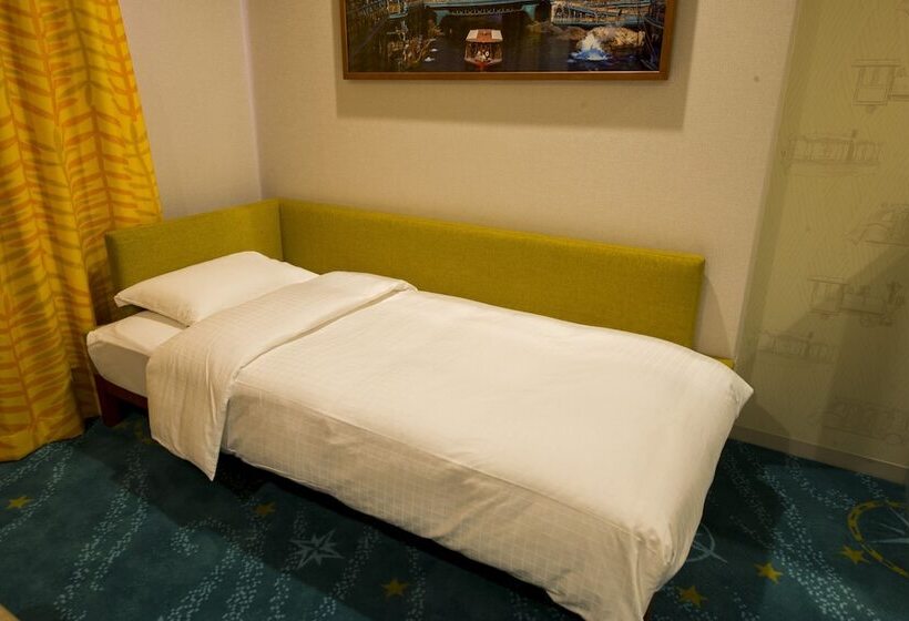 Отель Tokyo Disney Celebration