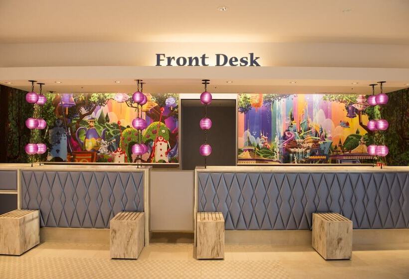 Отель Tokyo Disney Celebration