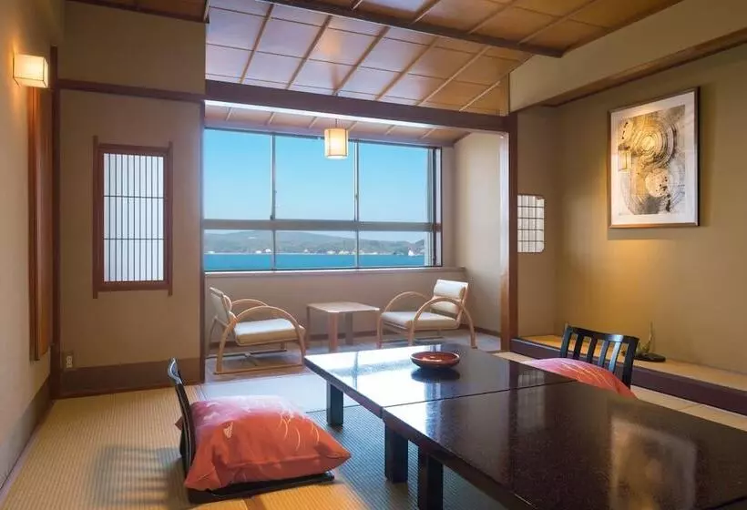 هتل Waraku Onsen Nihon No Yado Notoraku