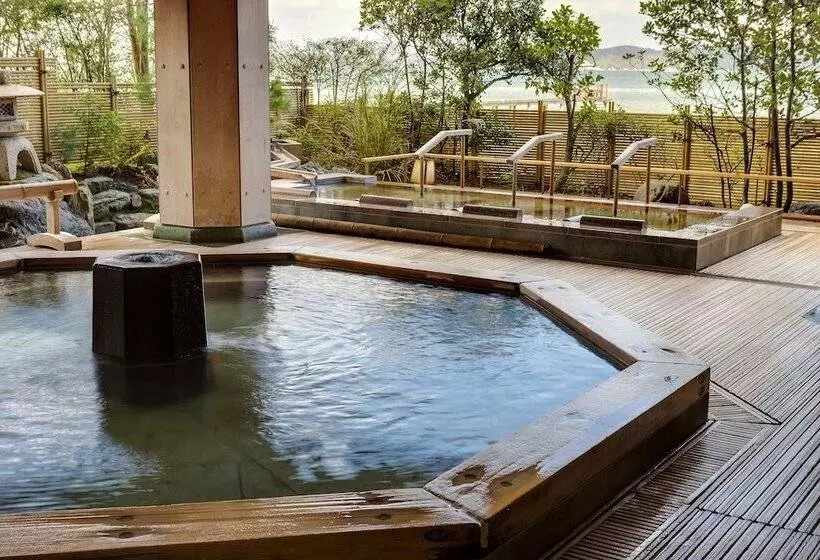 هتل Waraku Onsen Nihon No Yado Notoraku