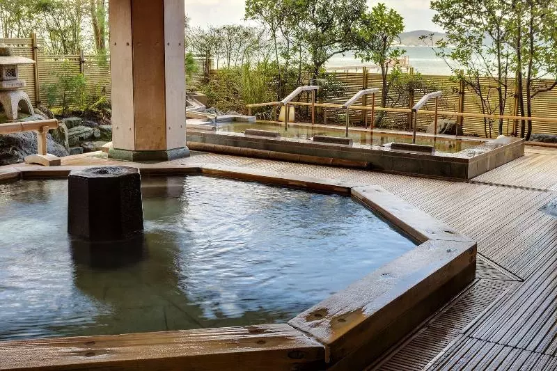 هتل Waraku Onsen Nihon No Yado Notoraku