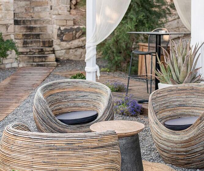 Kakkos Bay Hotel And Bungalows