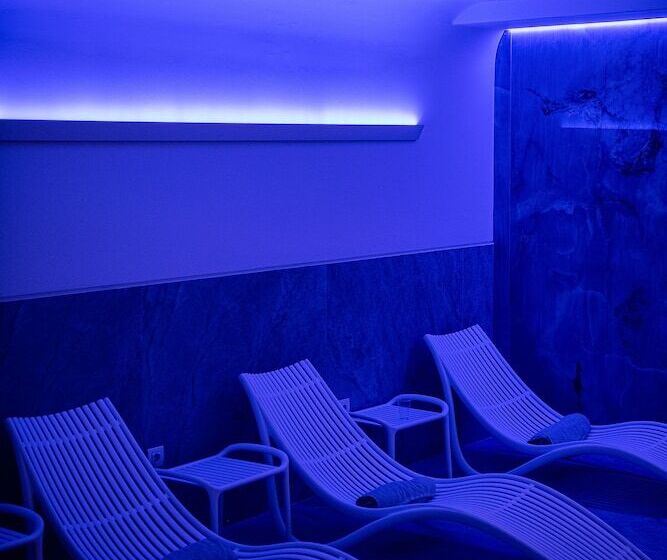 Kakkos Bay Hotel And Bungalows