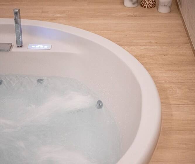 Kakkos Bay Hotel And Bungalows