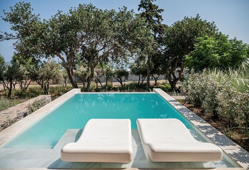 Kakkos Bay Hotel And Bungalows