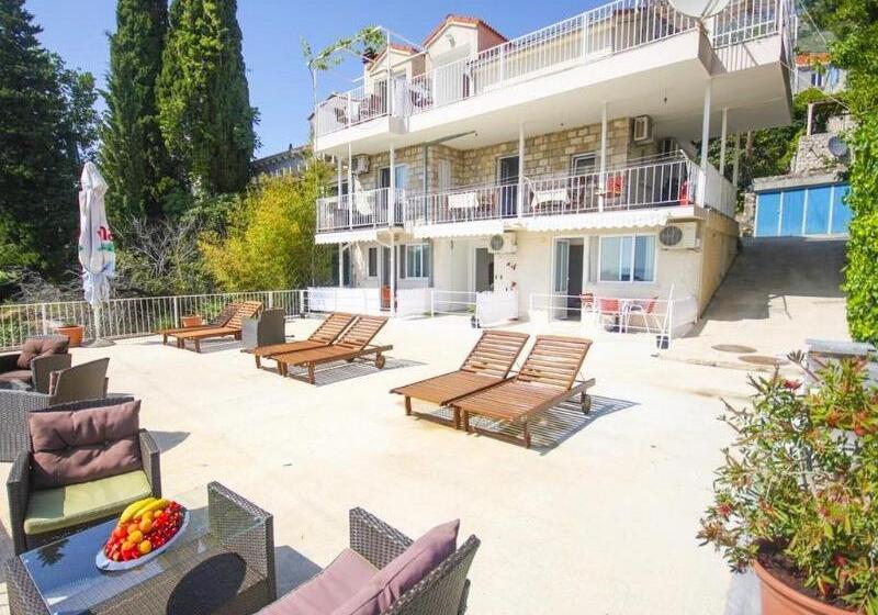 فندق Apartments Katica