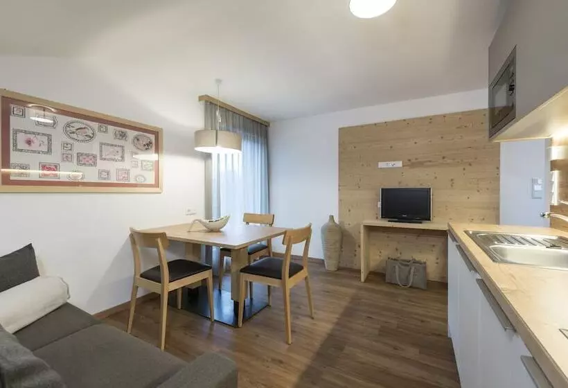 Hotelli Appartement Suites Berna