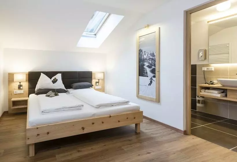 Hotelli Appartement Suites Berna