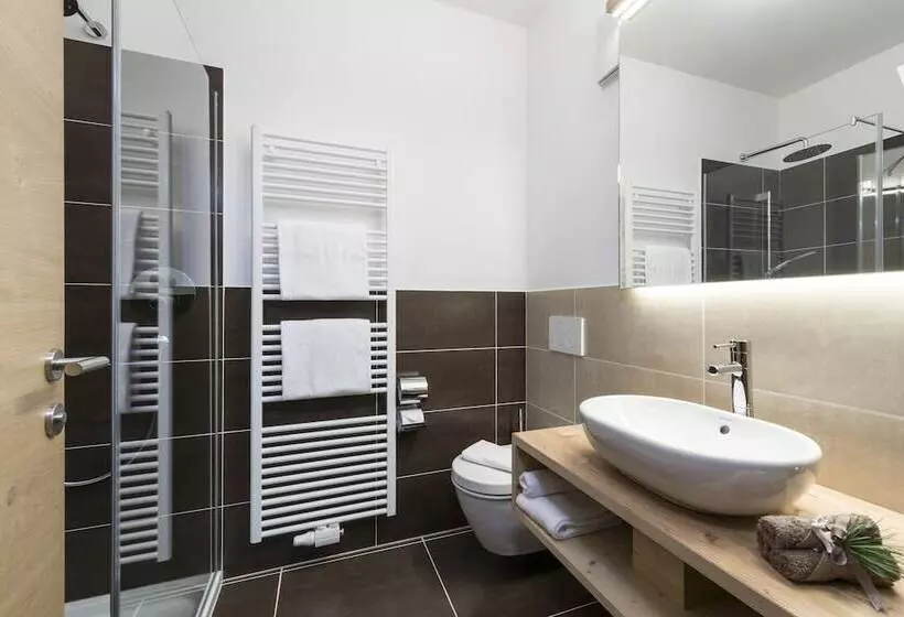 Hotelli Appartement Suites Berna