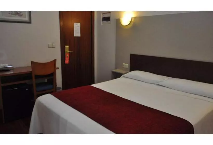 هتل Gorilla African Guest House