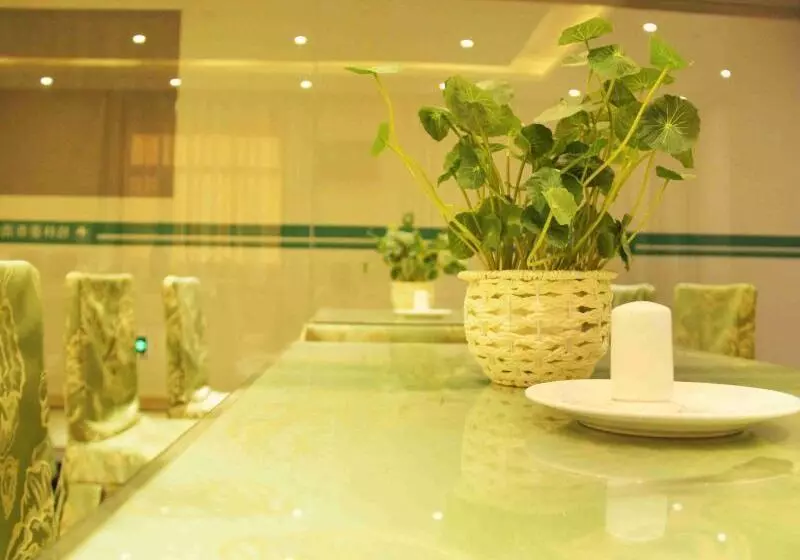 ホテル Greentree Inn Shandong Qingdao Development District Sdust Express