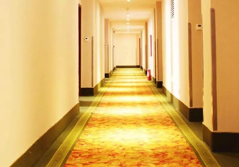 ホテル Greentree Inn Shandong Qingdao Development District Sdust Express