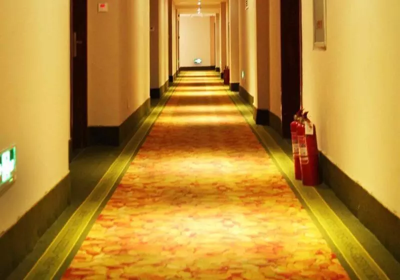 ホテル Greentree Inn Shandong Qingdao Development District Sdust Express