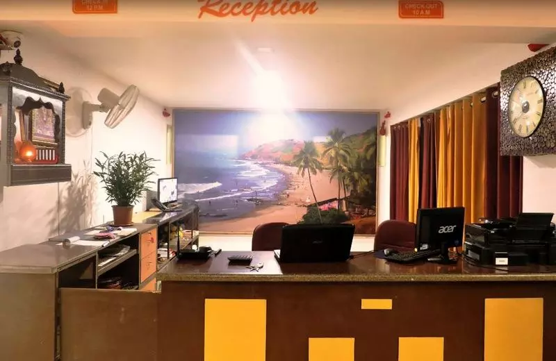 هتل Maximum Holiday Inn