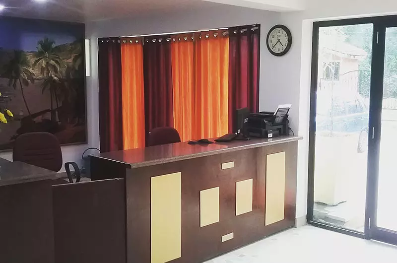 هتل Maximum Holiday Inn