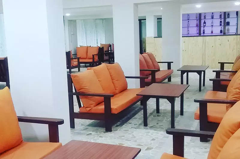 هتل Maximum Holiday Inn