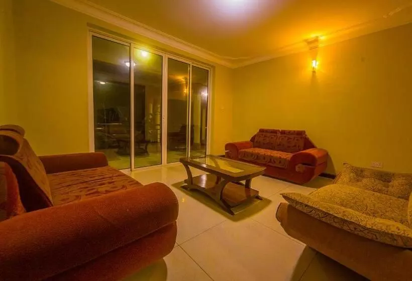 هتل Royal Nest Entebbe