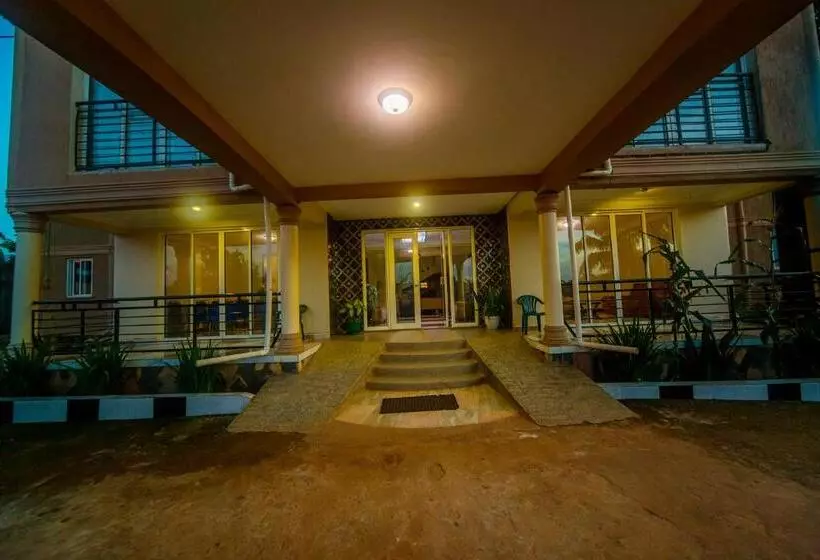 هتل Royal Nest Entebbe