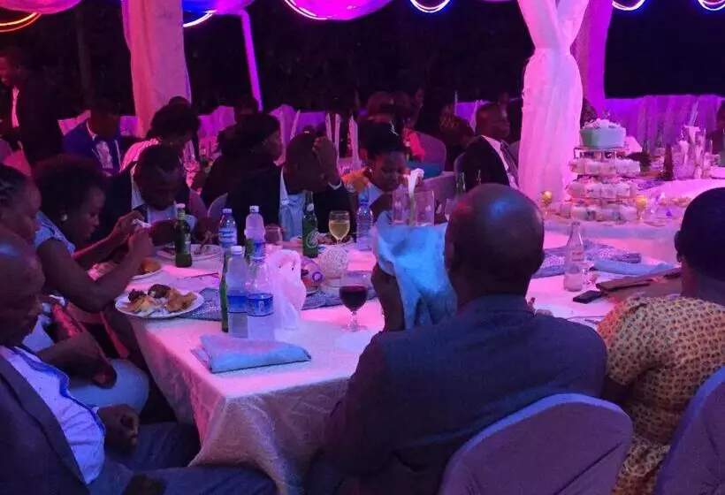 هتل Royal Nest Entebbe