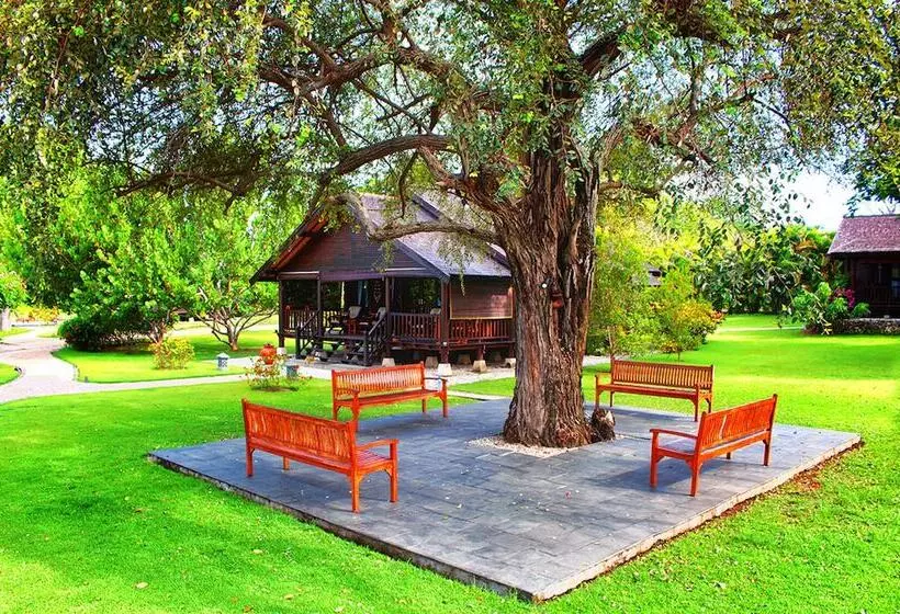 Hotelli Samawa Seaside Resort