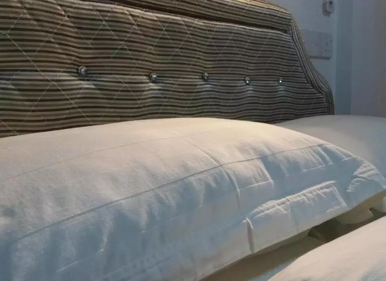 پانسیون Nazaki Beach