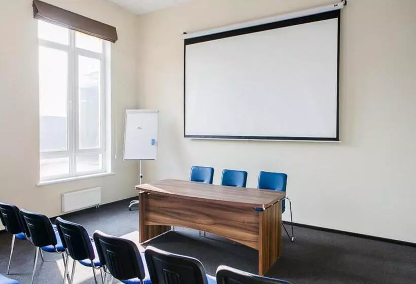 Raziotel Kyiv Yamska