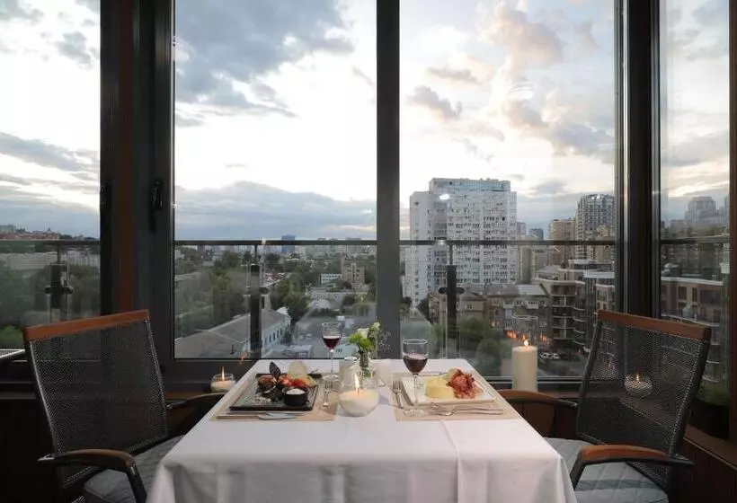 Raziotel Kyiv Yamska