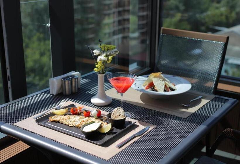 Raziotel Kyiv Yamska