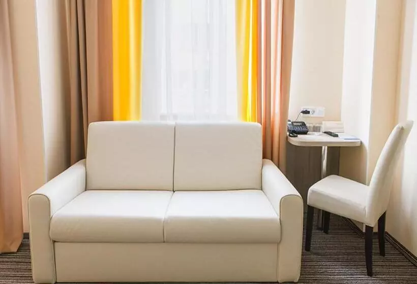 Raziotel Kyiv Yamska