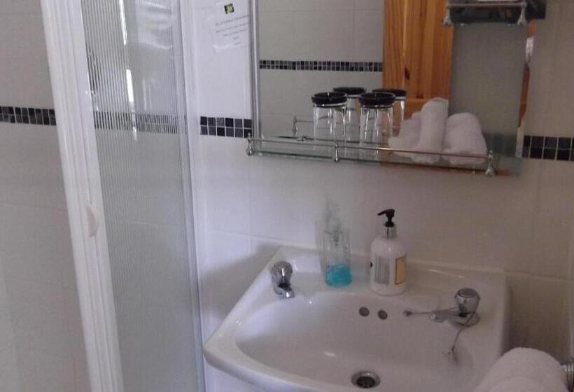 Ashley Lodge Bed & Breakfast