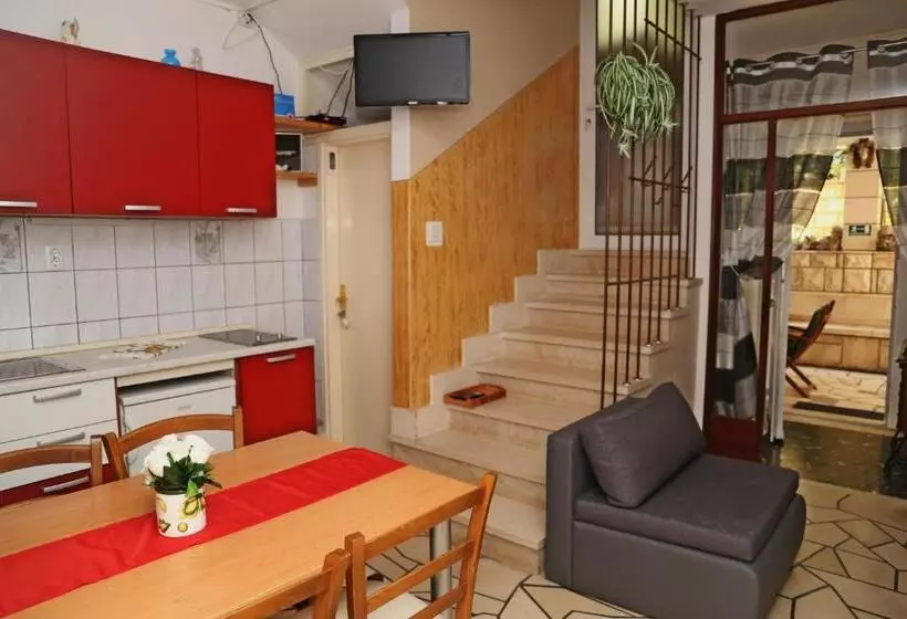 Hotelli Apartments Nkolina