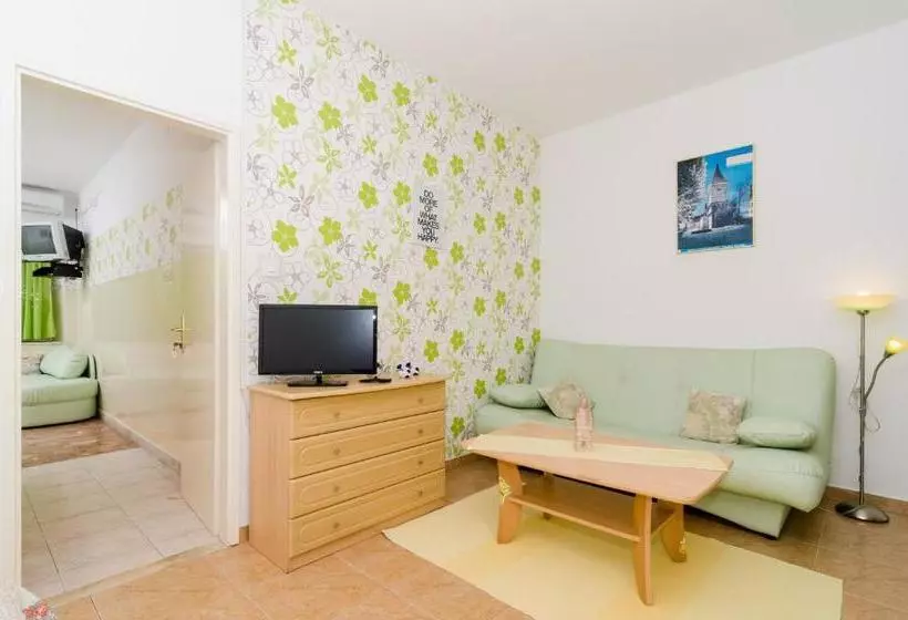 Hotelli Apartments Nkolina