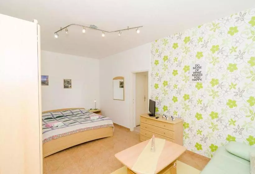 Hotelli Apartments Nkolina