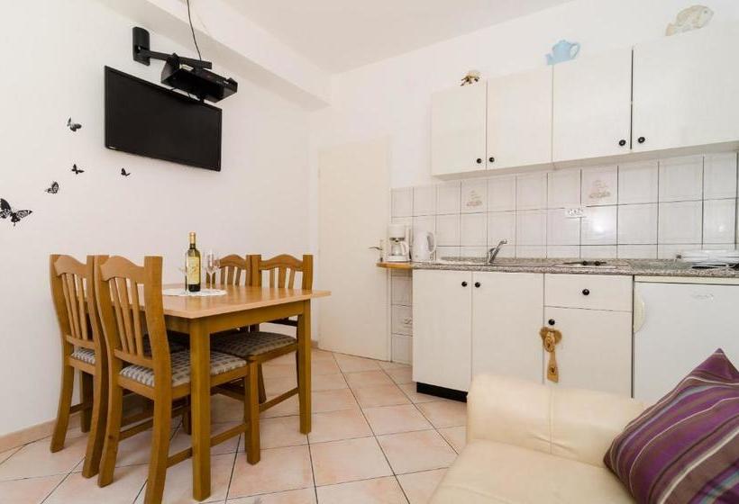 فندق Apartments Nkolina