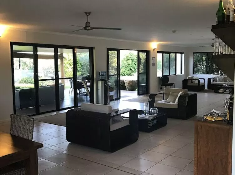 ホテル Crystalbrook Lodge
