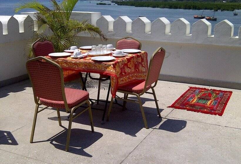 Hotel Funguni Palace