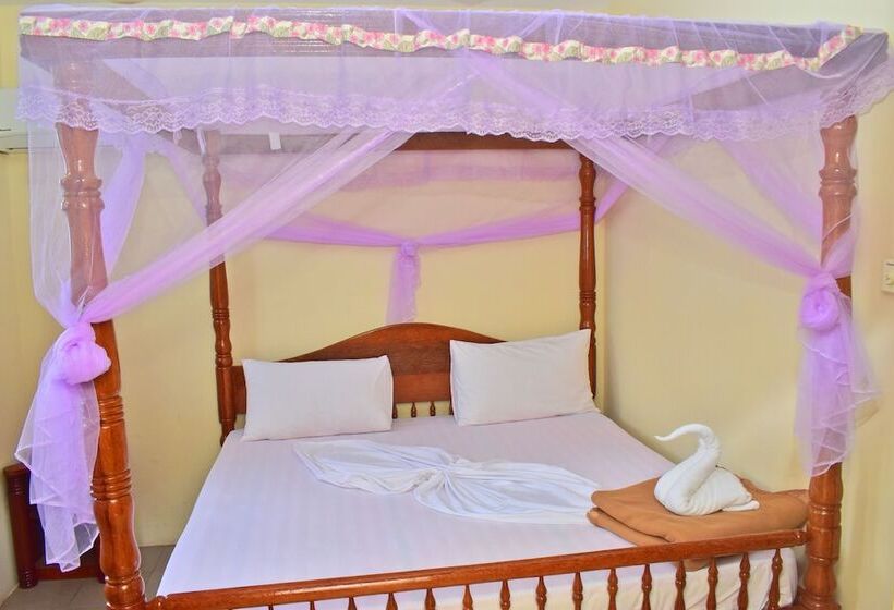 Hotel Funguni Palace