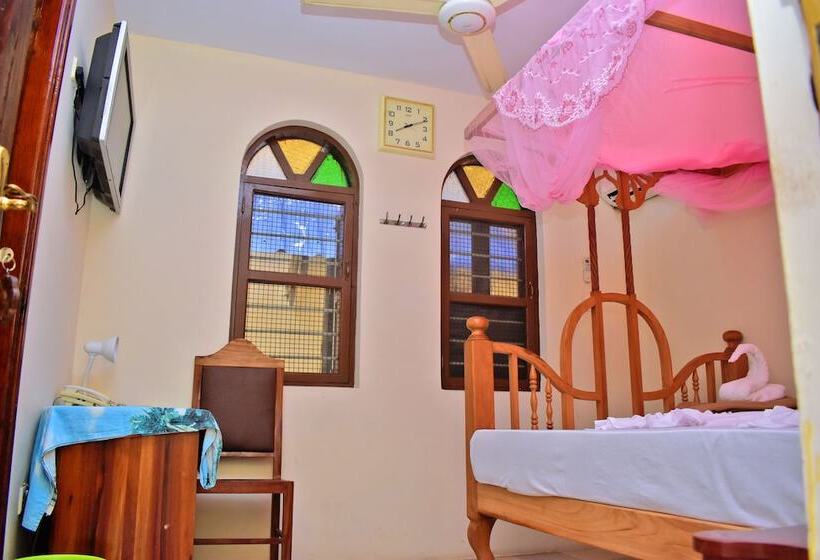 Hotel Funguni Palace