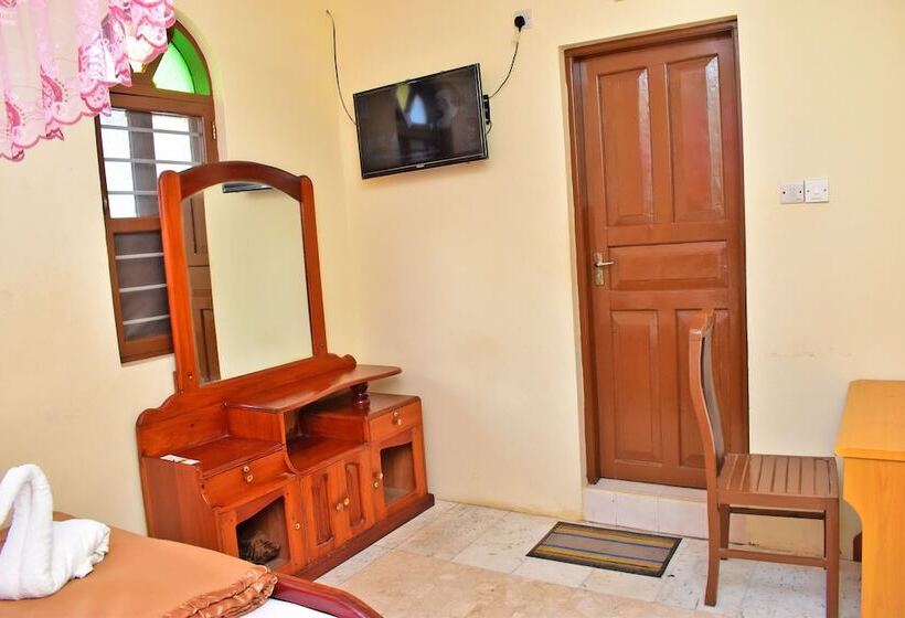 Hotel Funguni Palace