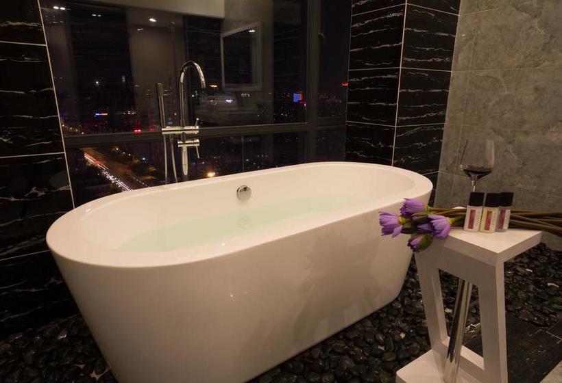 Отель Kunming U