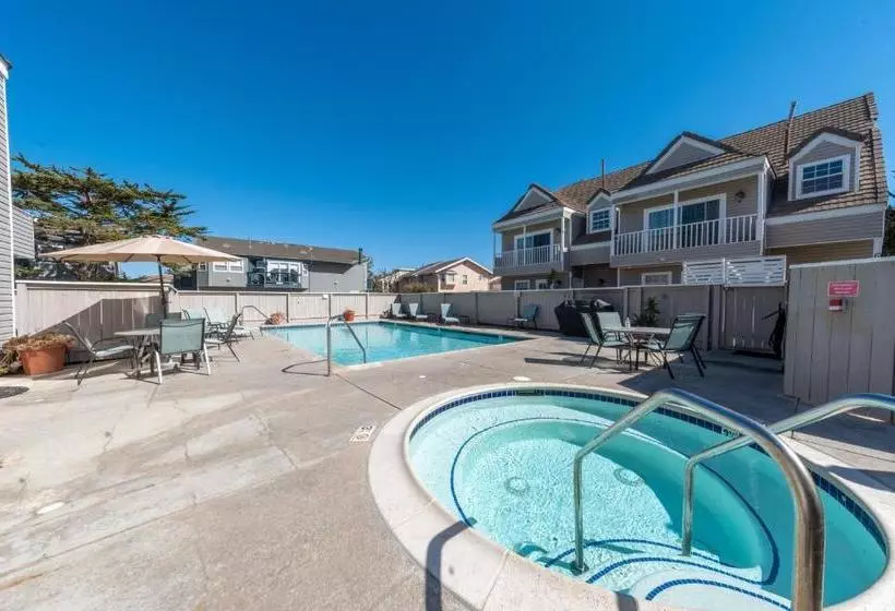 Hotelli Mandalay Shores Resort