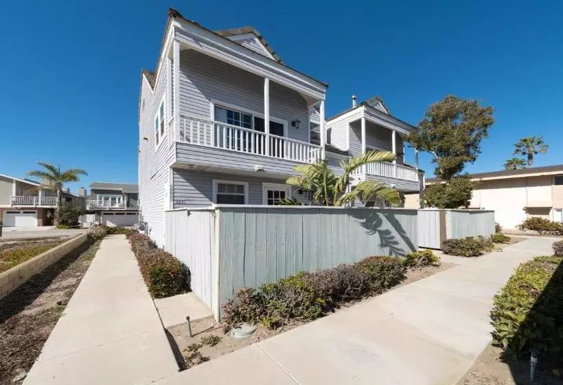 Hotelli Mandalay Shores Resort